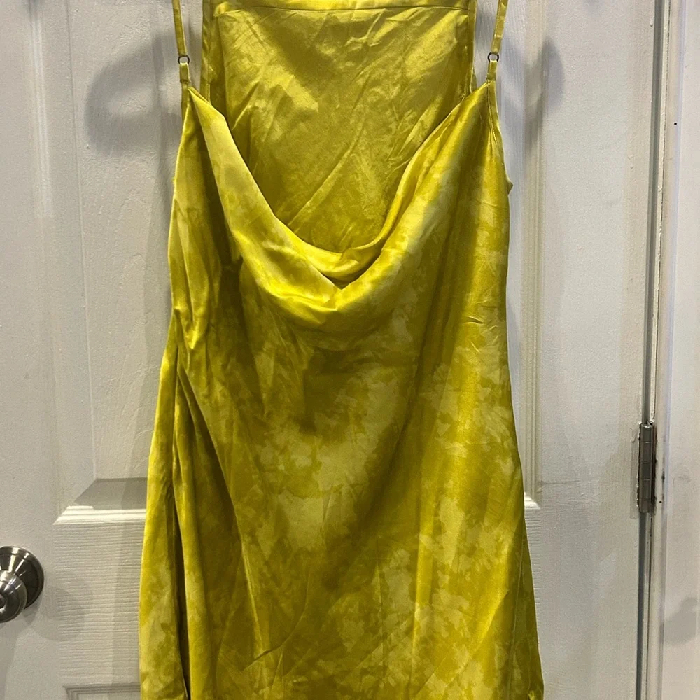 Urban Outfitters Yellow Dress with Dragon Embroidery - Picture 4 of 11